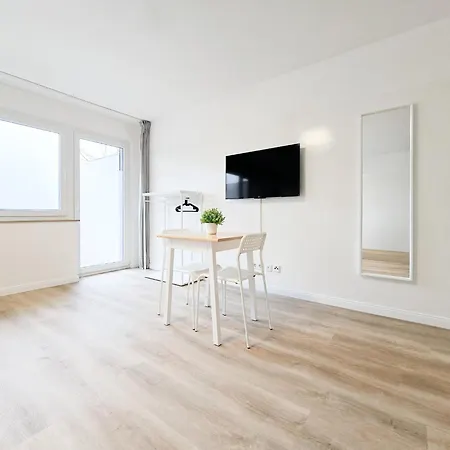 Tolstov - With Balcony - 25 Min Messe Dus * Duisburg