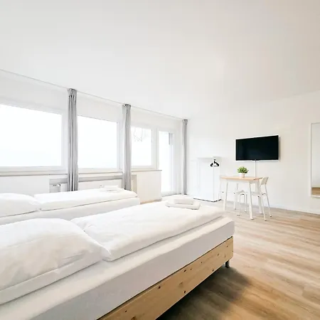Raj Living - With Balcony - 25 Min Messe Dus Apartment