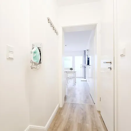 Raj Living - With Balcony - 25 Min Messe Dus Apartment *