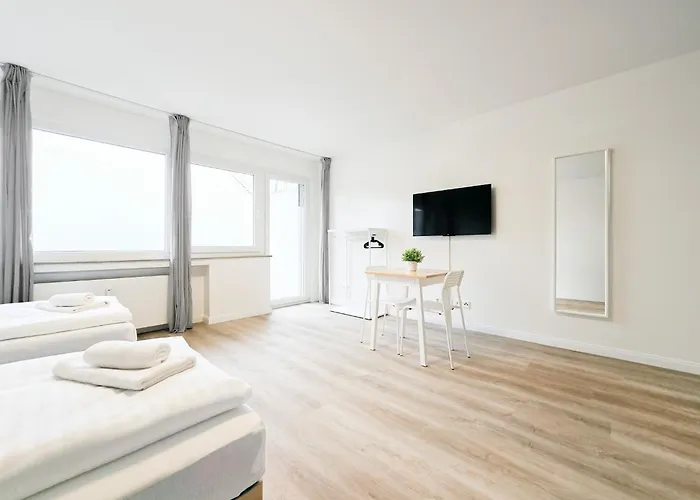 Tolstov - With Balcony - 25 Min Messe Dus Apartament