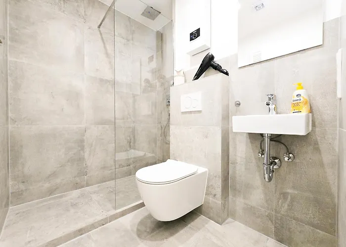 Apartment Tolstov - With Balcony - 25 Min Messe Dus